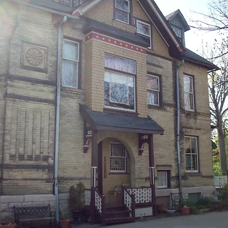 Manderley Bed & Breakfast Inn-2